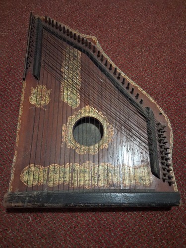 Late 1800s lion zither made - late,